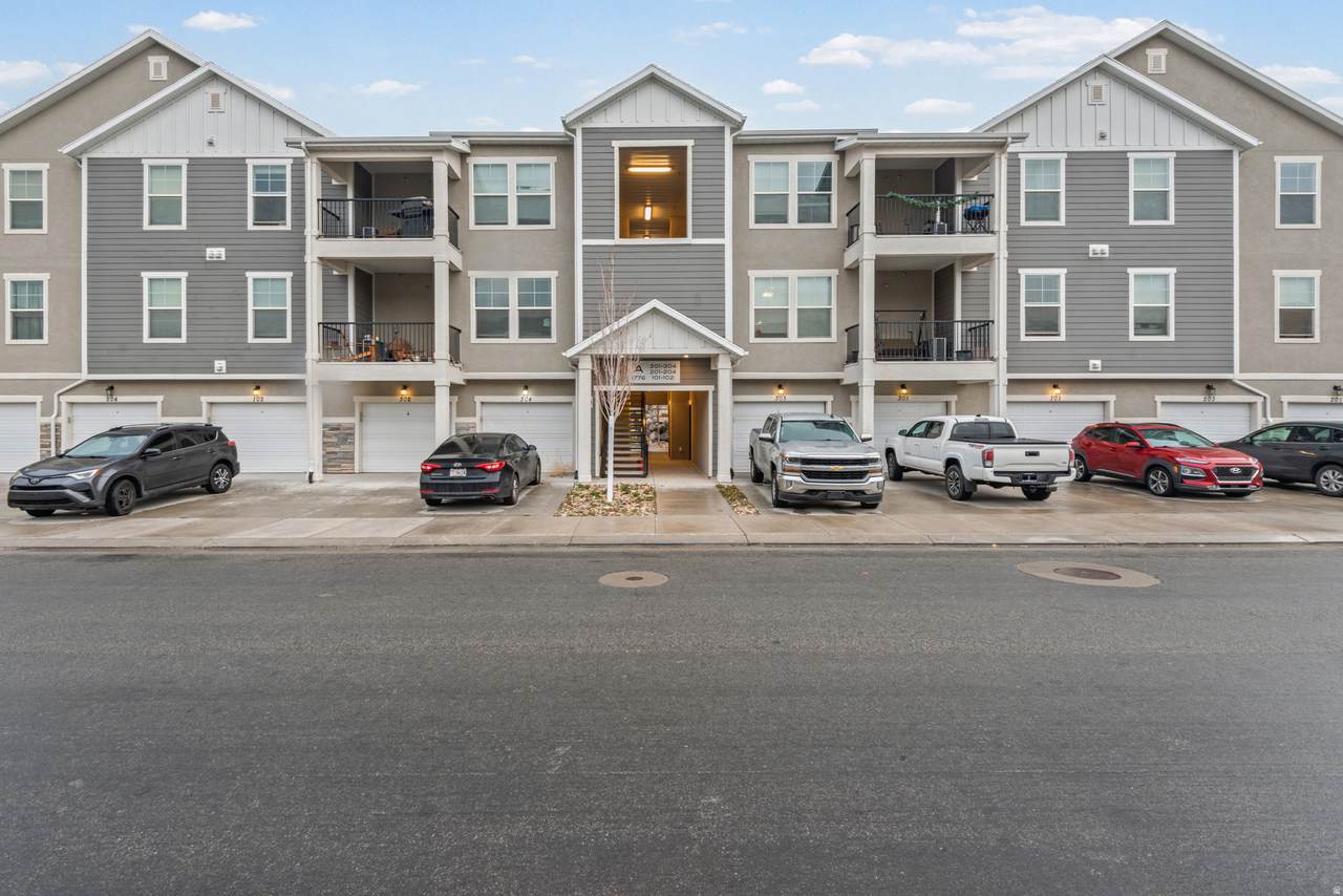 1776 Newcastle Ln - Photo 1