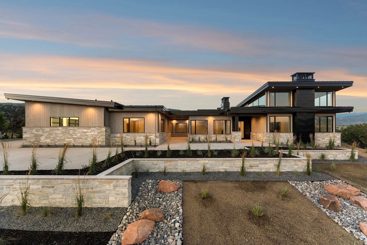 3057 Corral Peak Cir - Photo 1