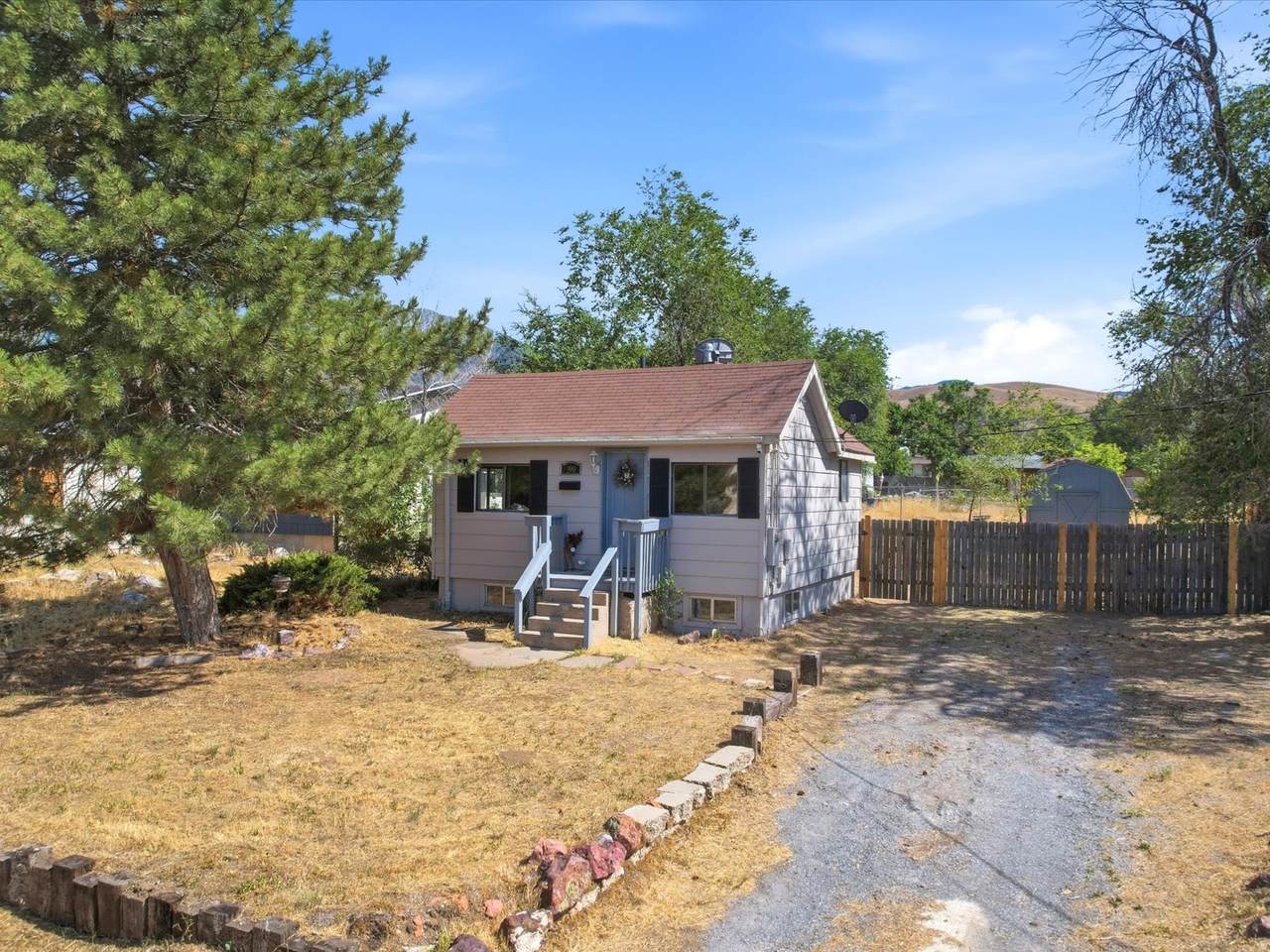 390 Utah Ave - Photo 1
