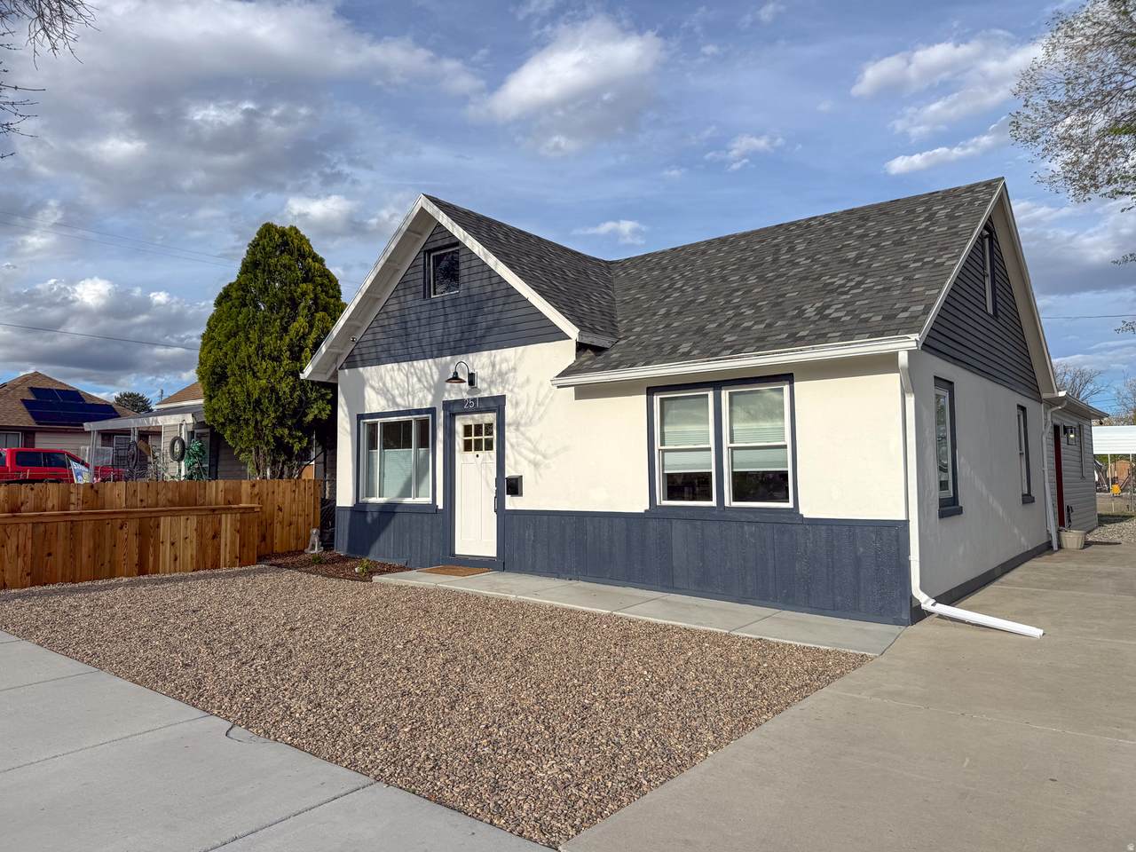 251 300 - Photo 1