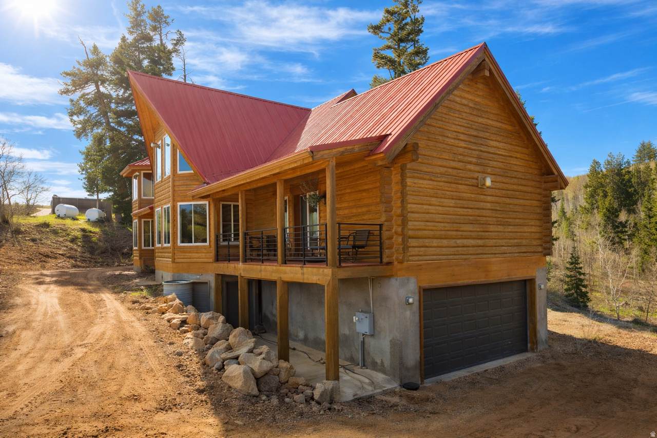 1598 Arapaho Dr - Photo 1