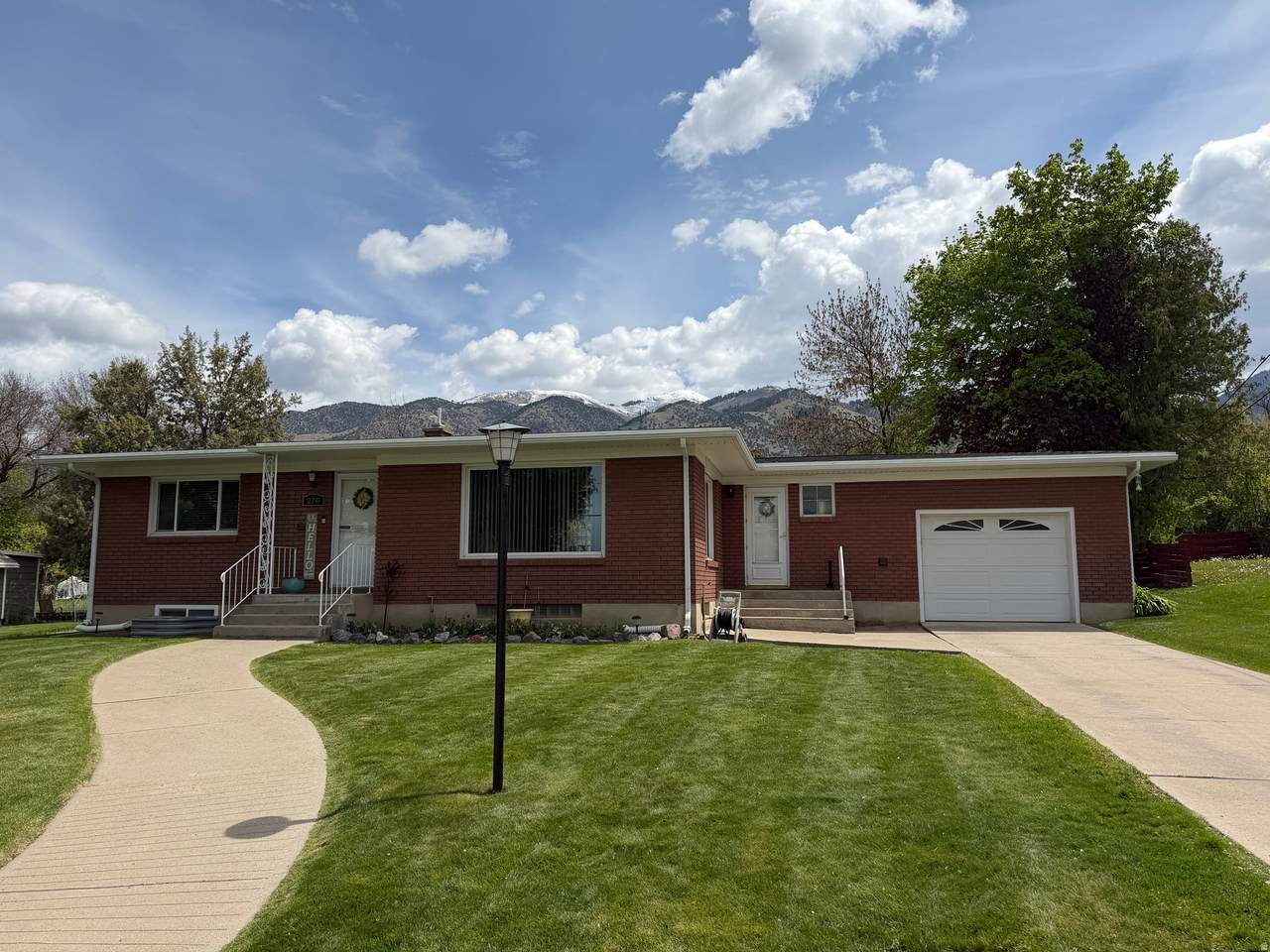 270 Main St - Photo 1