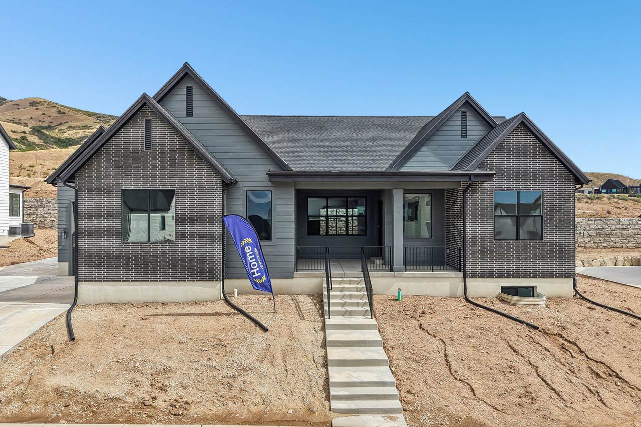 11 Talisman Ave - Photo 1