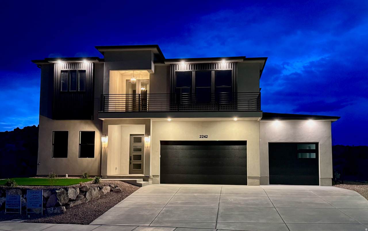 2242 2925 St - Photo 1