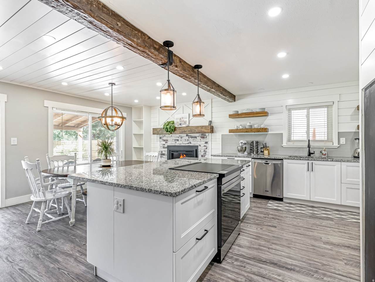 523 Main - Photo 1