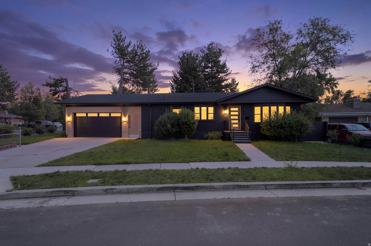 1098 Lori Way - Photo 1