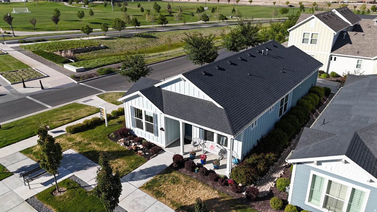 6089 Lake Ave - Photo 1