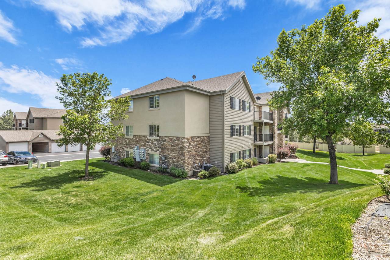 1529 Westbury Way - Photo 1