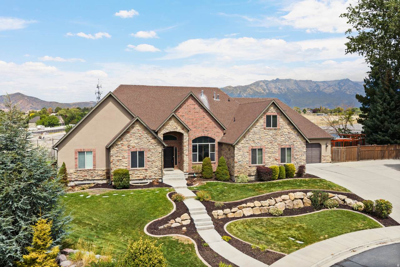 886 Canyon View Ct - Photo 1