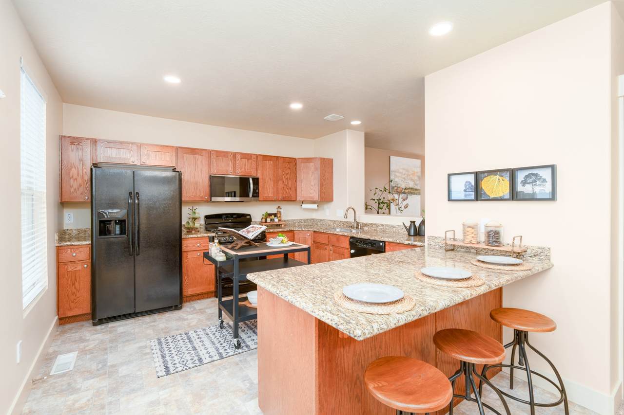10693 Topview Rd - Photo 1