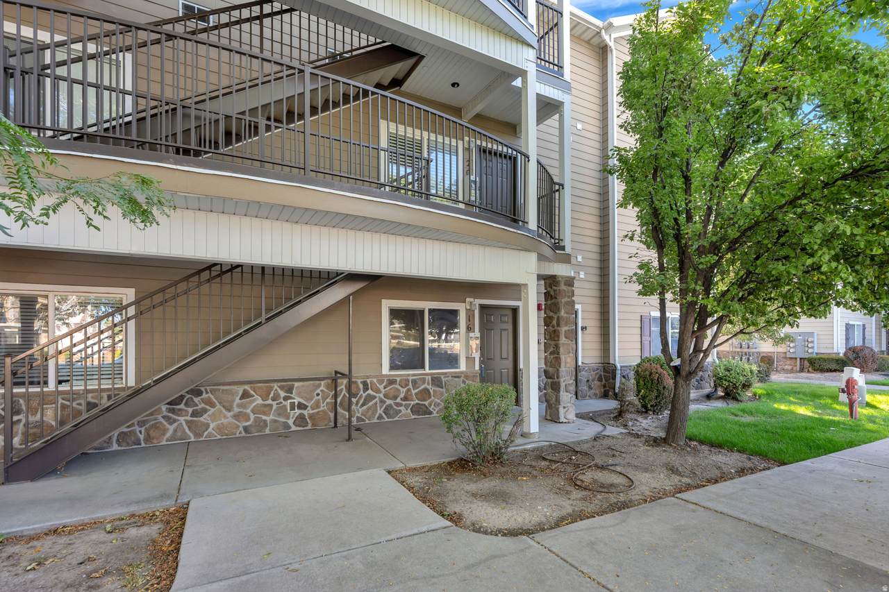 389 State St - Photo 1