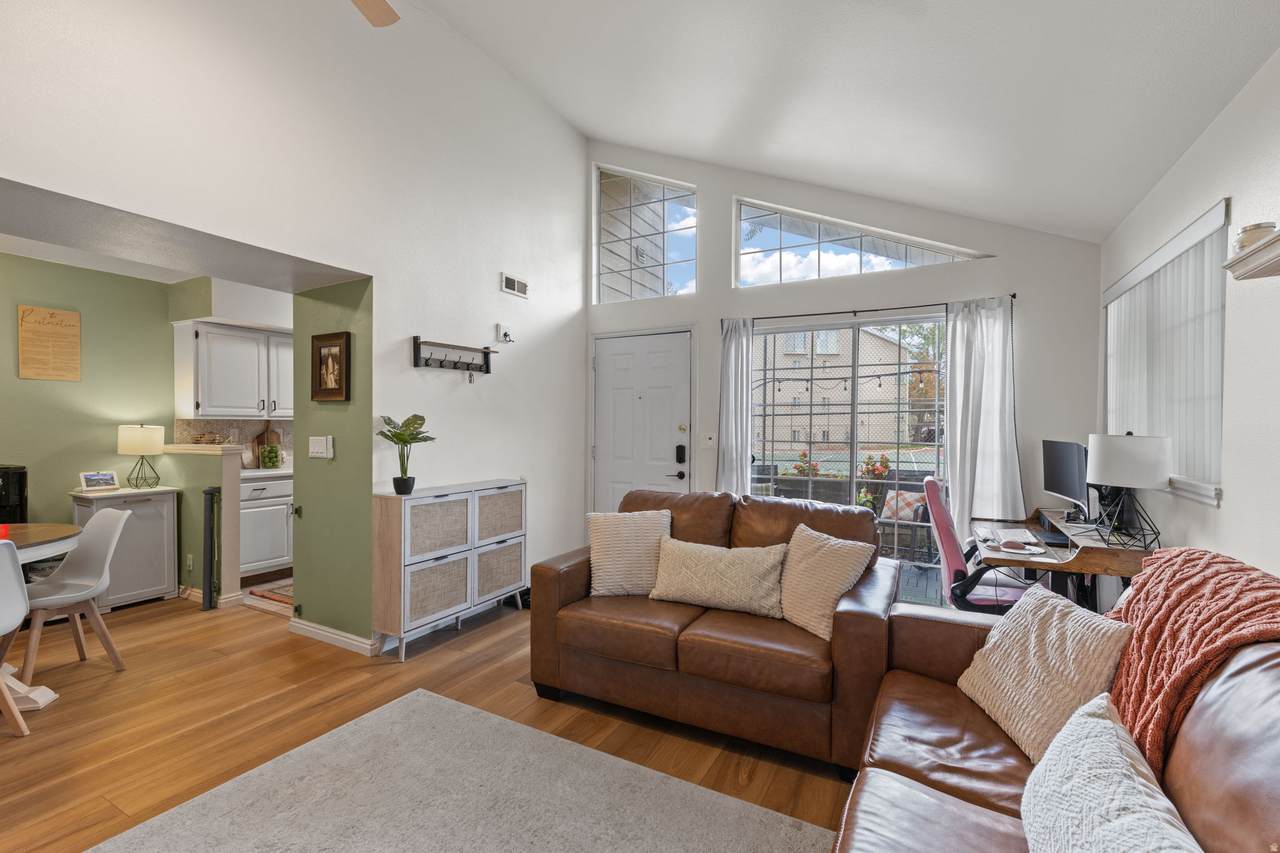 650 Main St - Photo 1