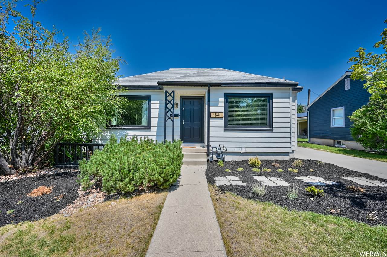 1841 Ramona Ave - Photo 1