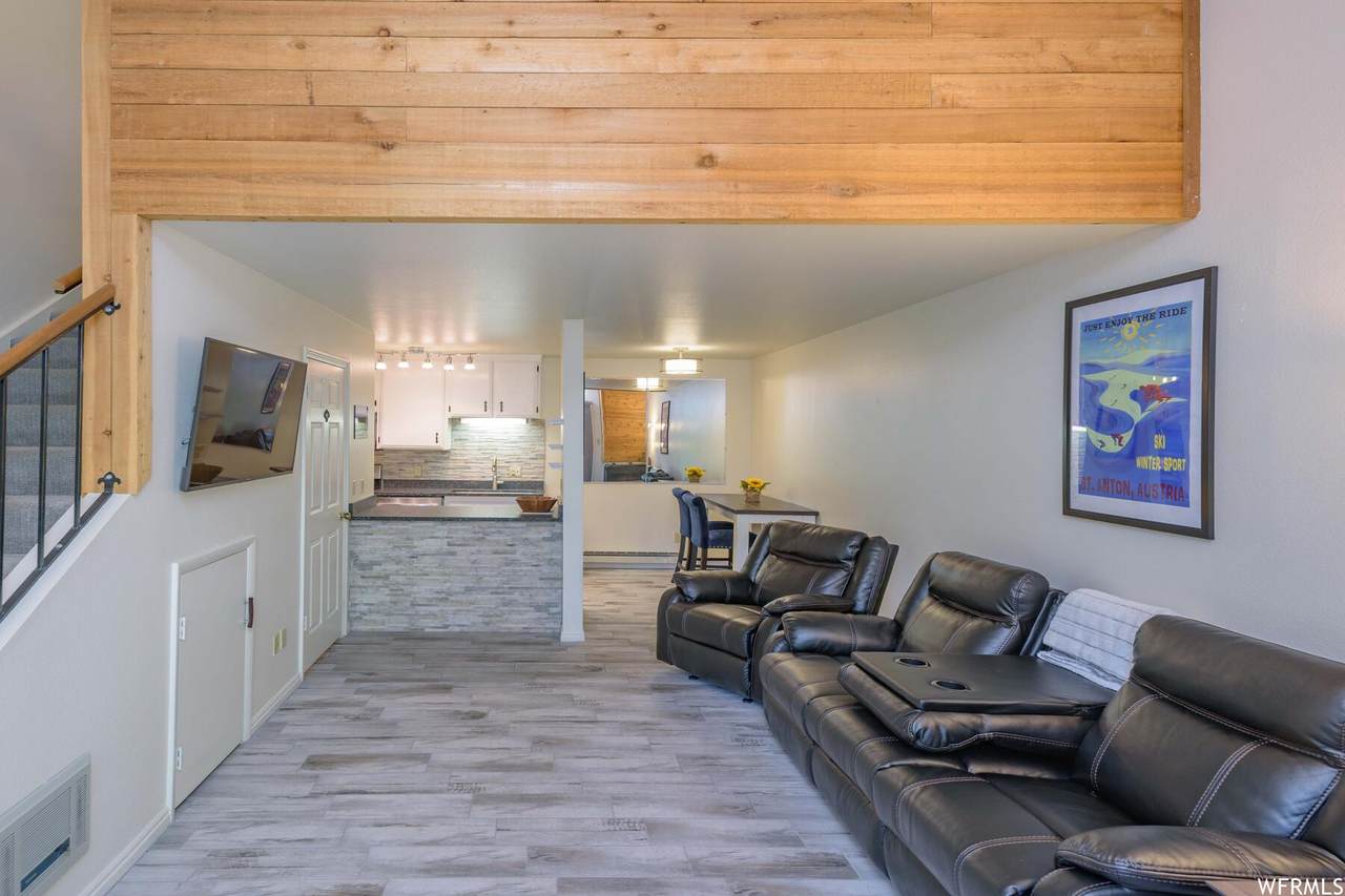 286 Eagles Roost - Photo 1