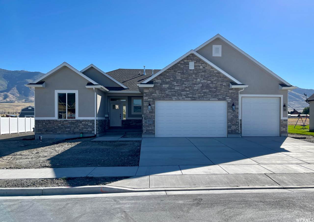 5034 Cambridge Way - Photo 1