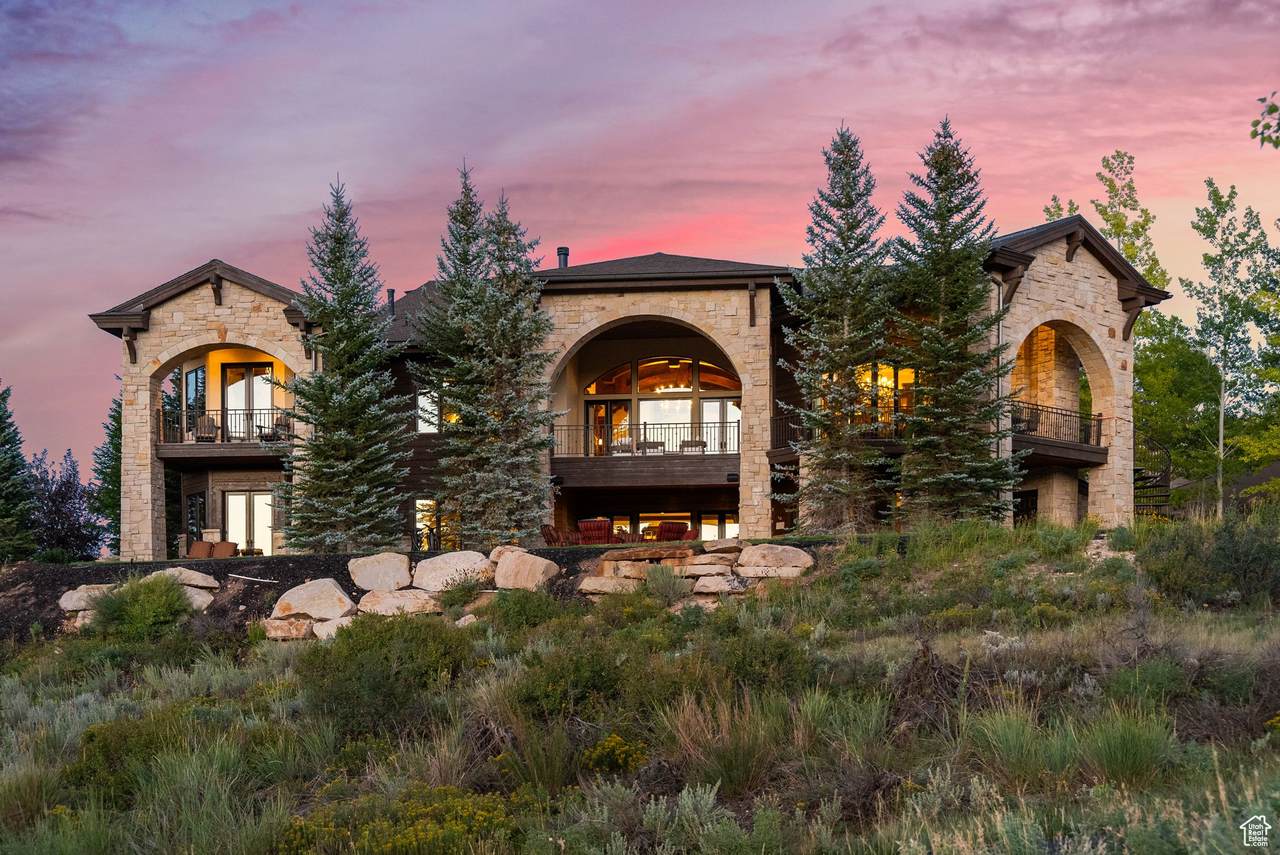 340 Hollyhock St - Photo 1