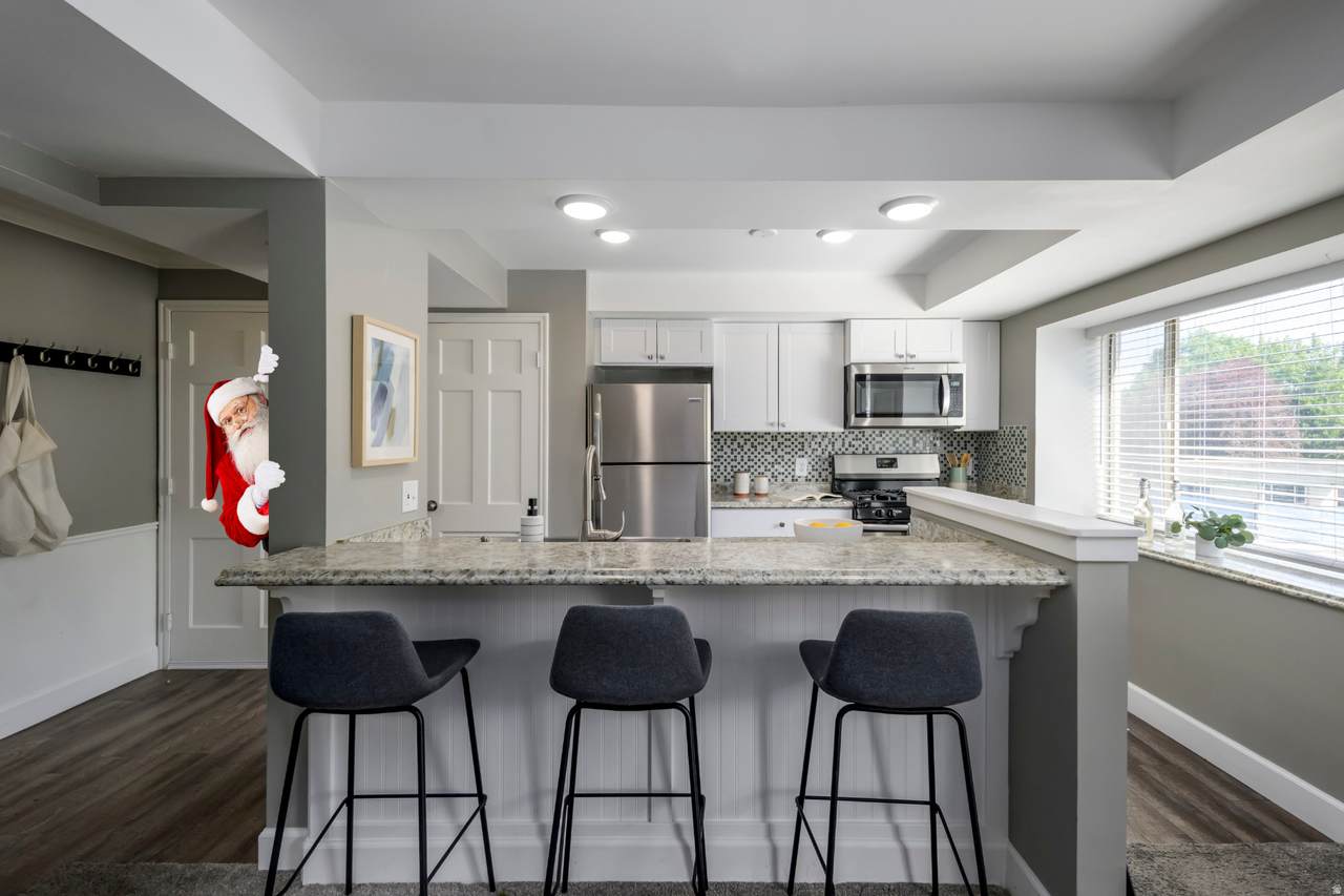 2220 Murray Holladay Rd - Photo 1