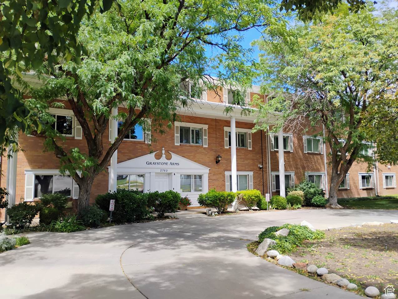 2760 Highland Dr - Photo 1