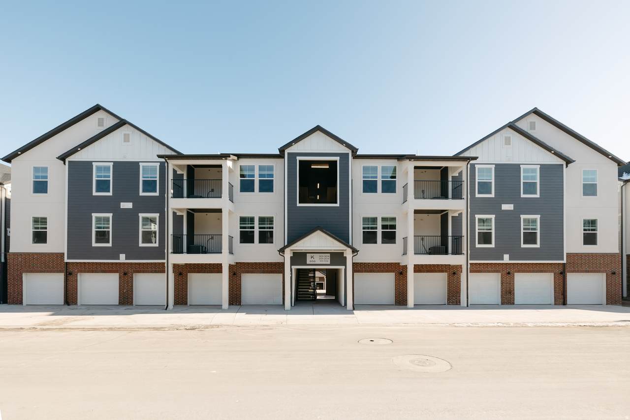 858 Coulsen Dr - Photo 1