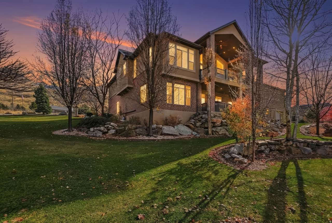 1542 Valley View Dr - Photo 1