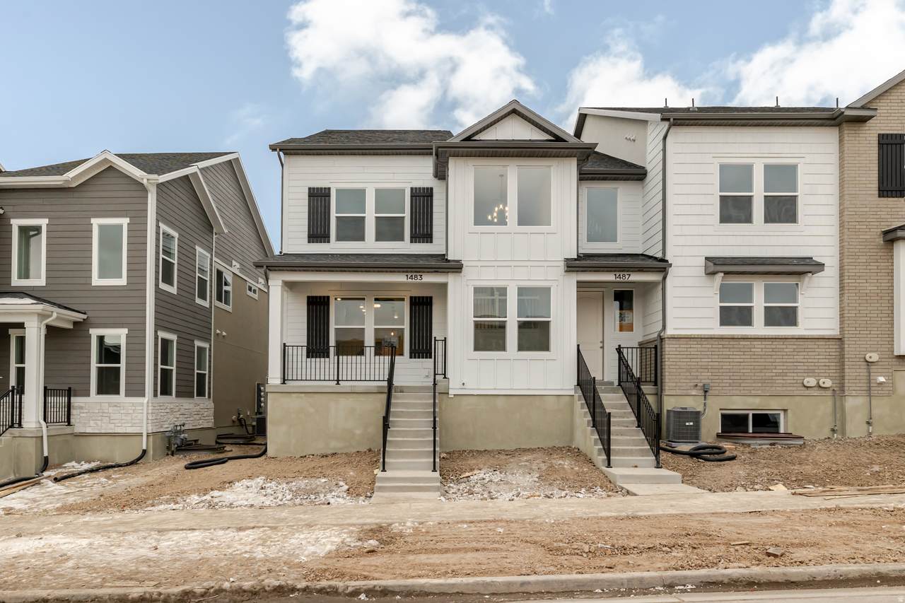 1483 Skyline Dr - Photo 1