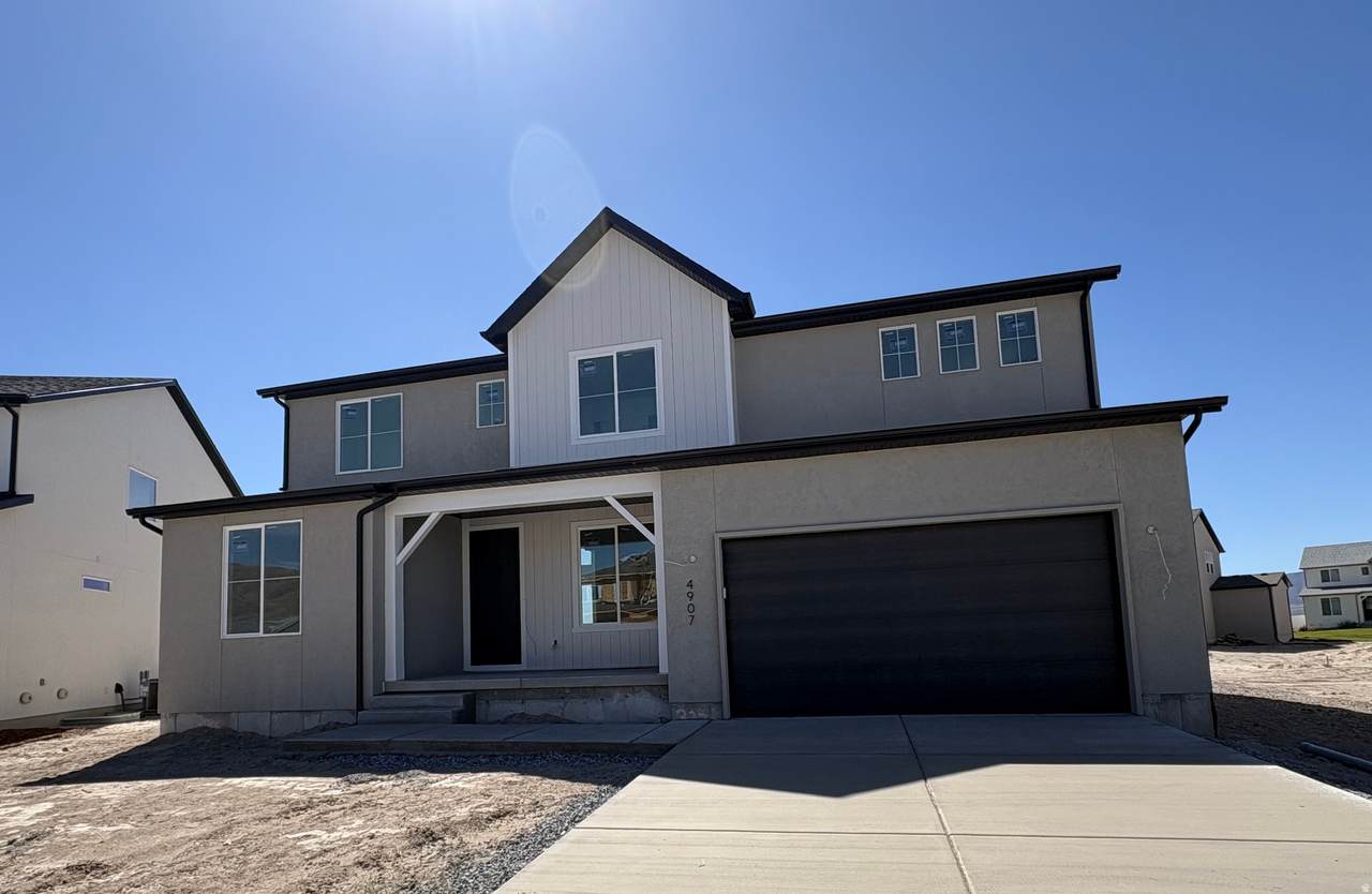 4907 Emerald Ave - Photo 1