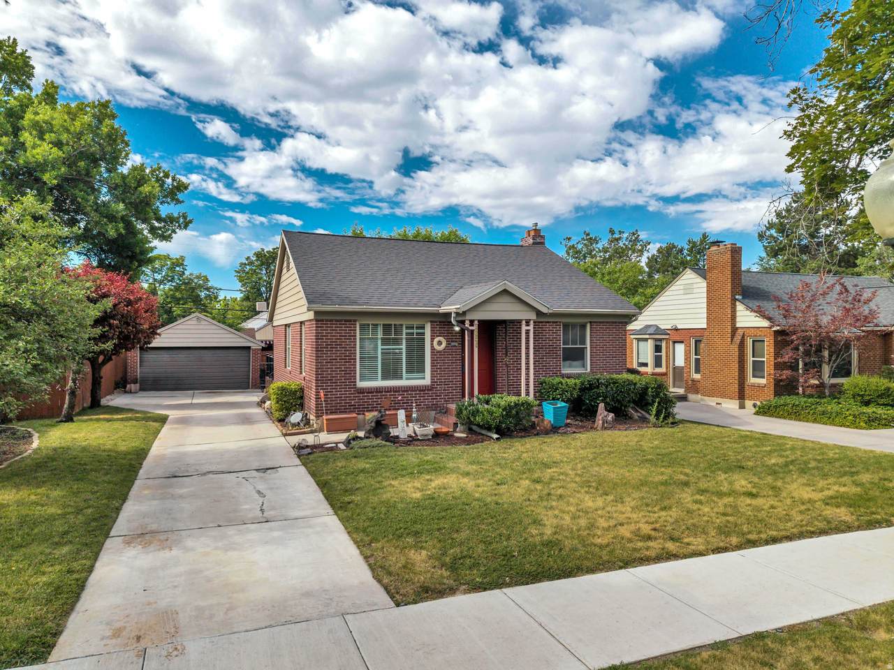 1654 Garfield Ave - Photo 1