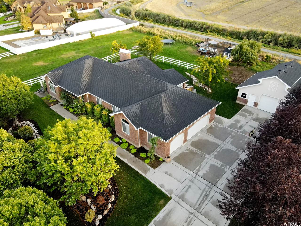 3897 Fawn Hill Ln - Photo 1