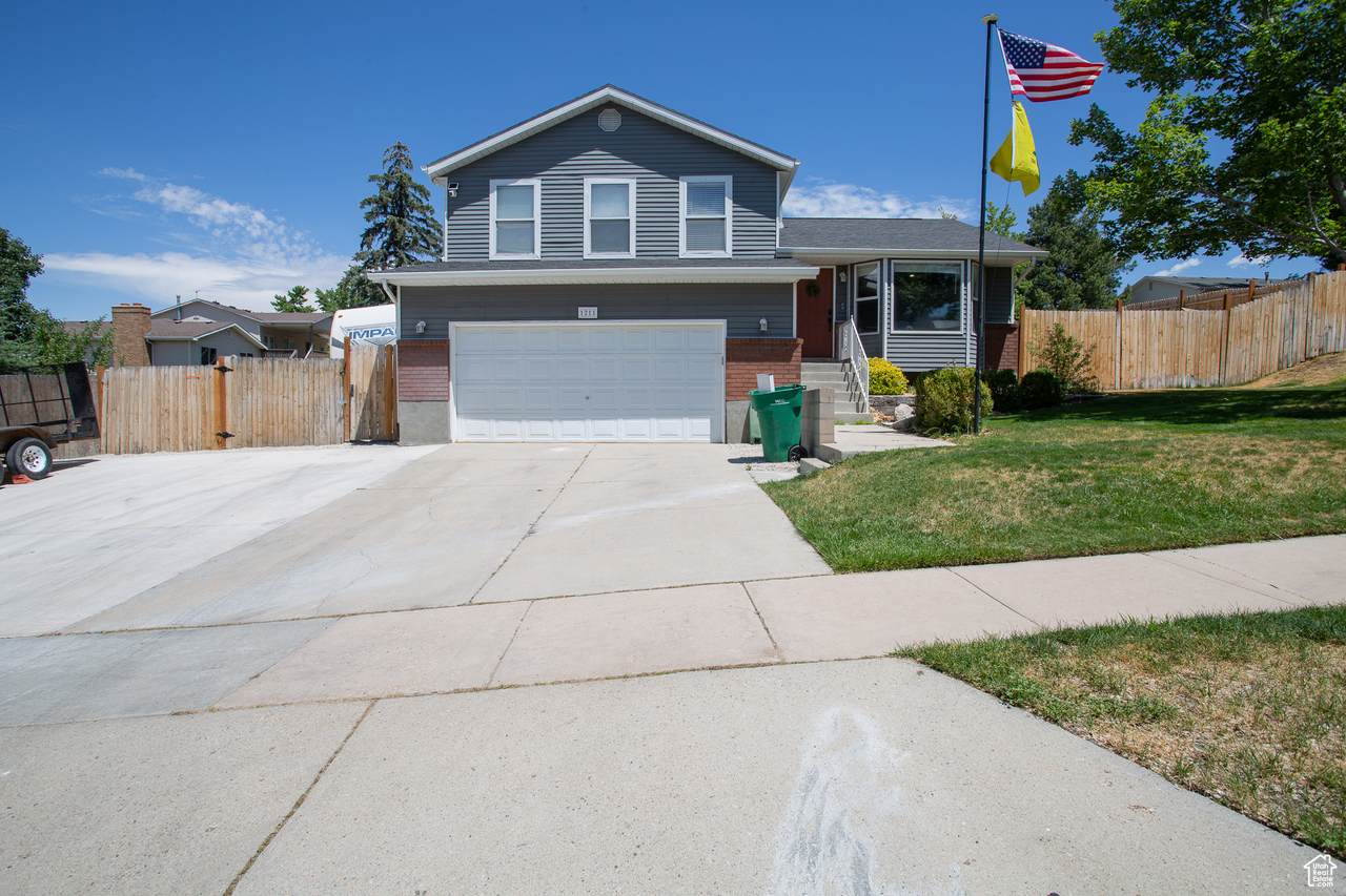 1211 Spring Ridge Dr - Photo 1
