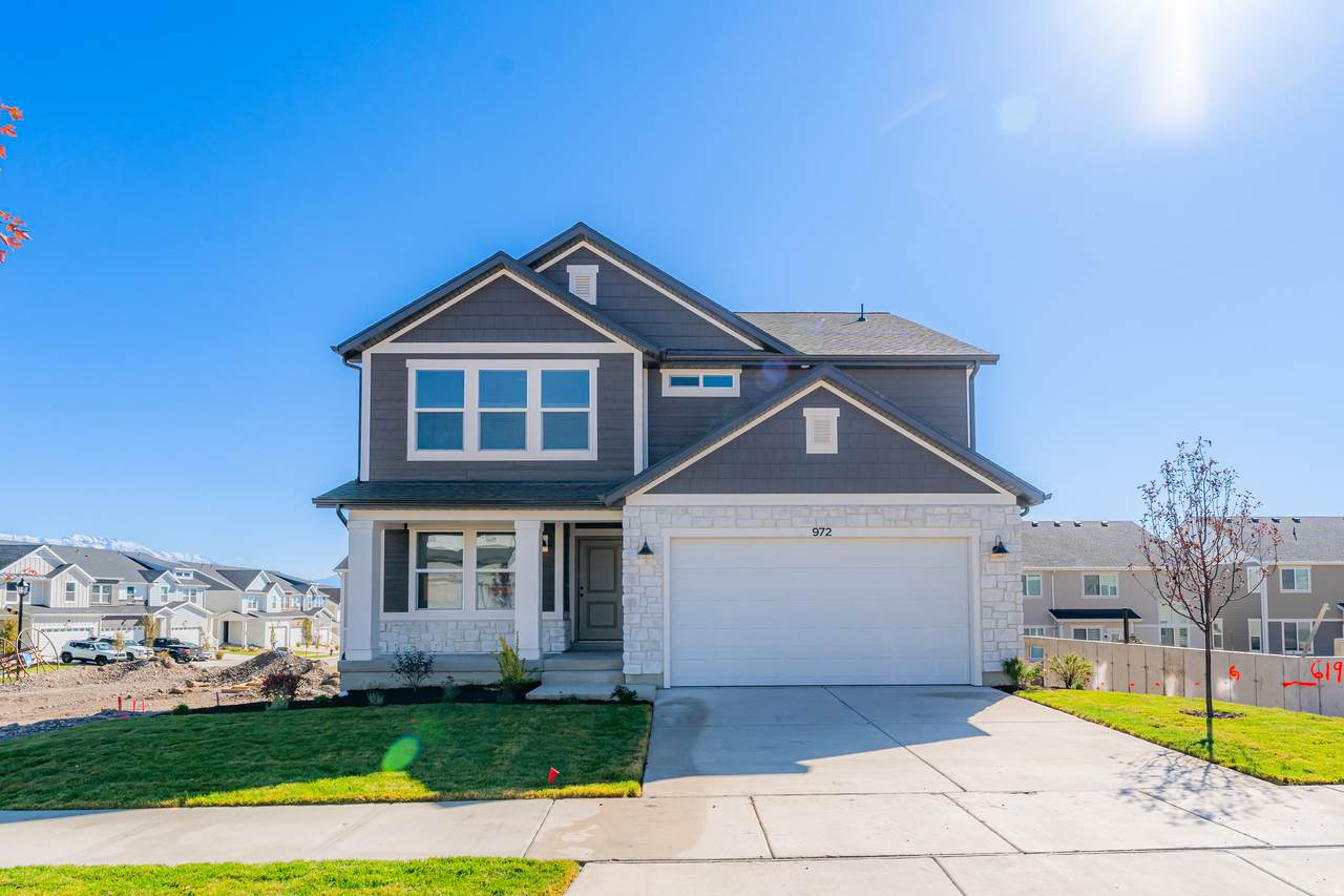 972 Banner Dr - Photo 1