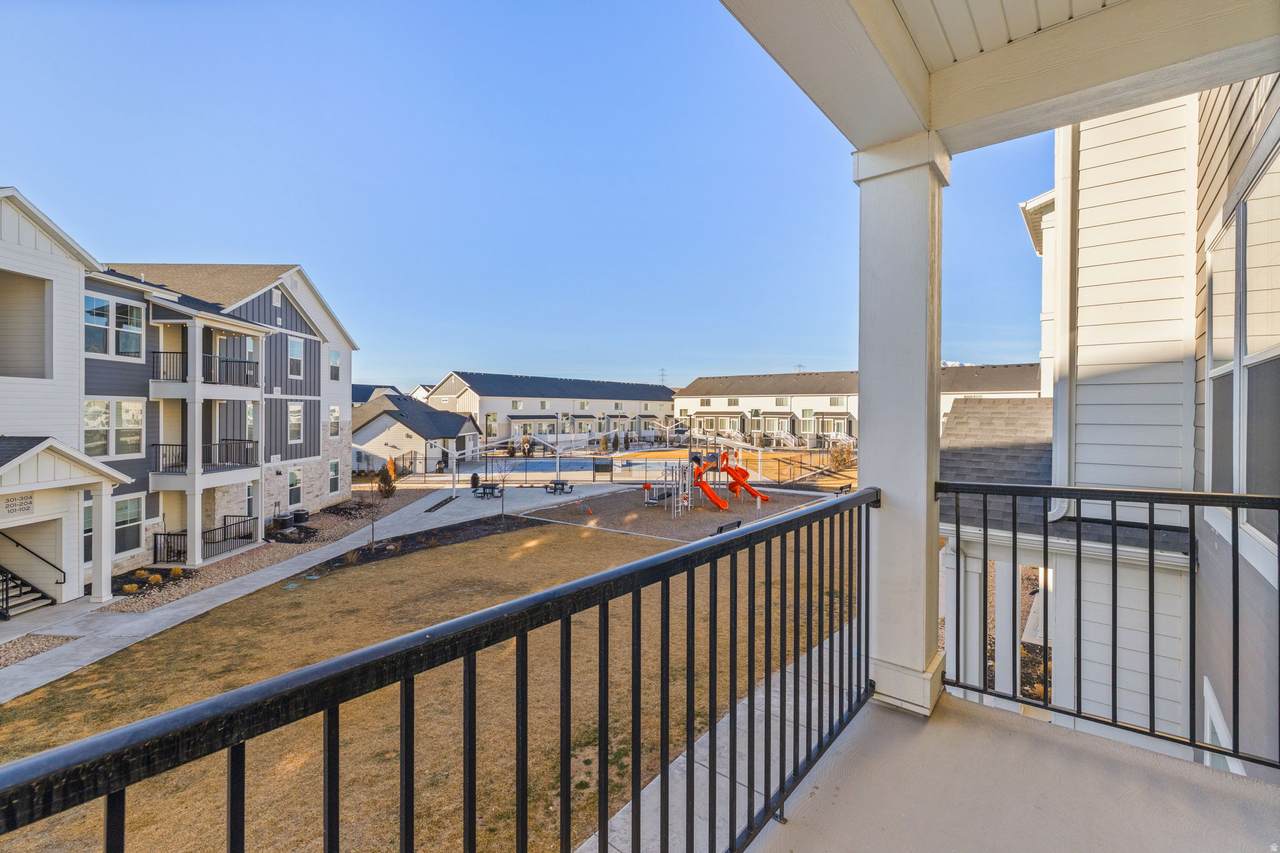 937 Big Ben Ln - Photo 1