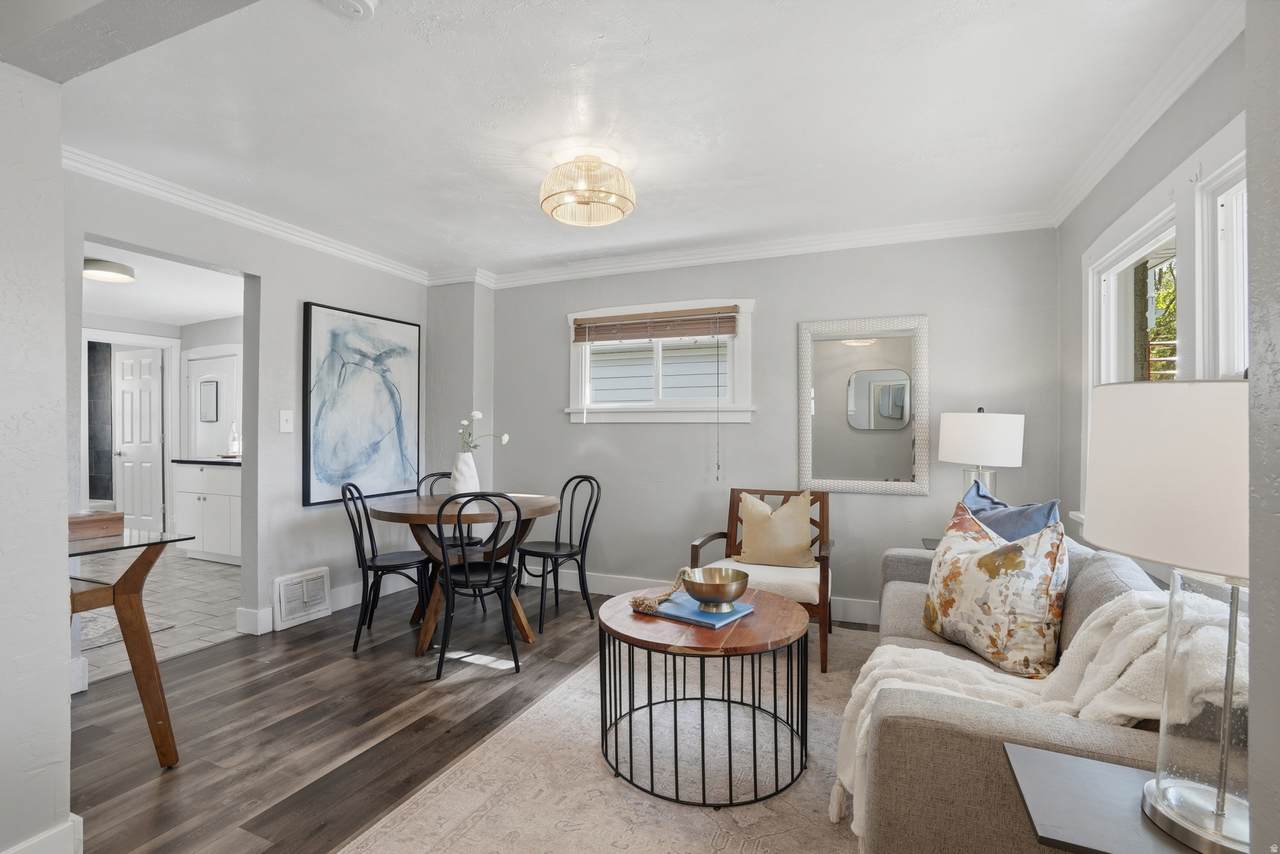 147 Williams Ave - Photo 1