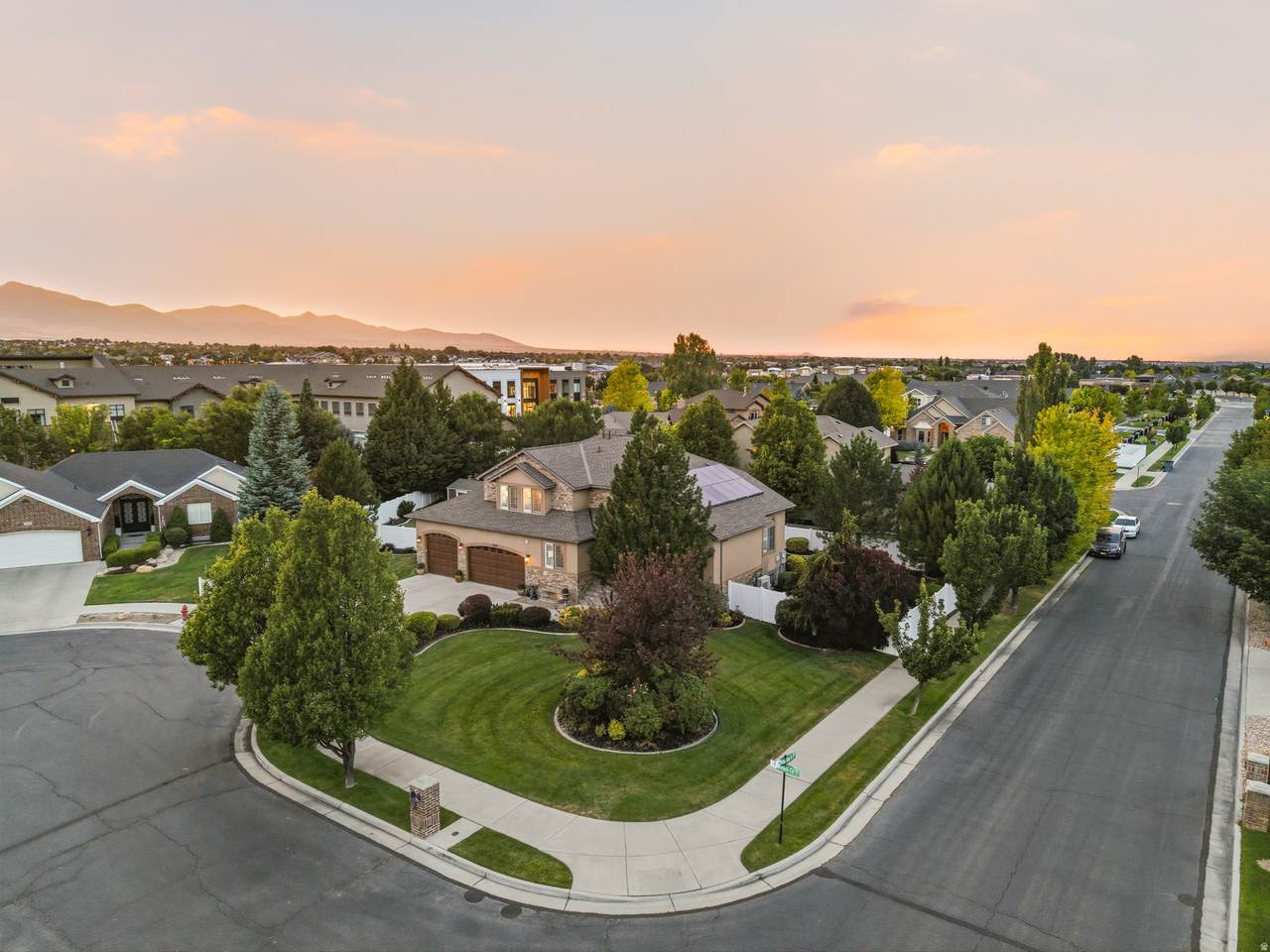 3288 Ephraim Cir - Photo 1