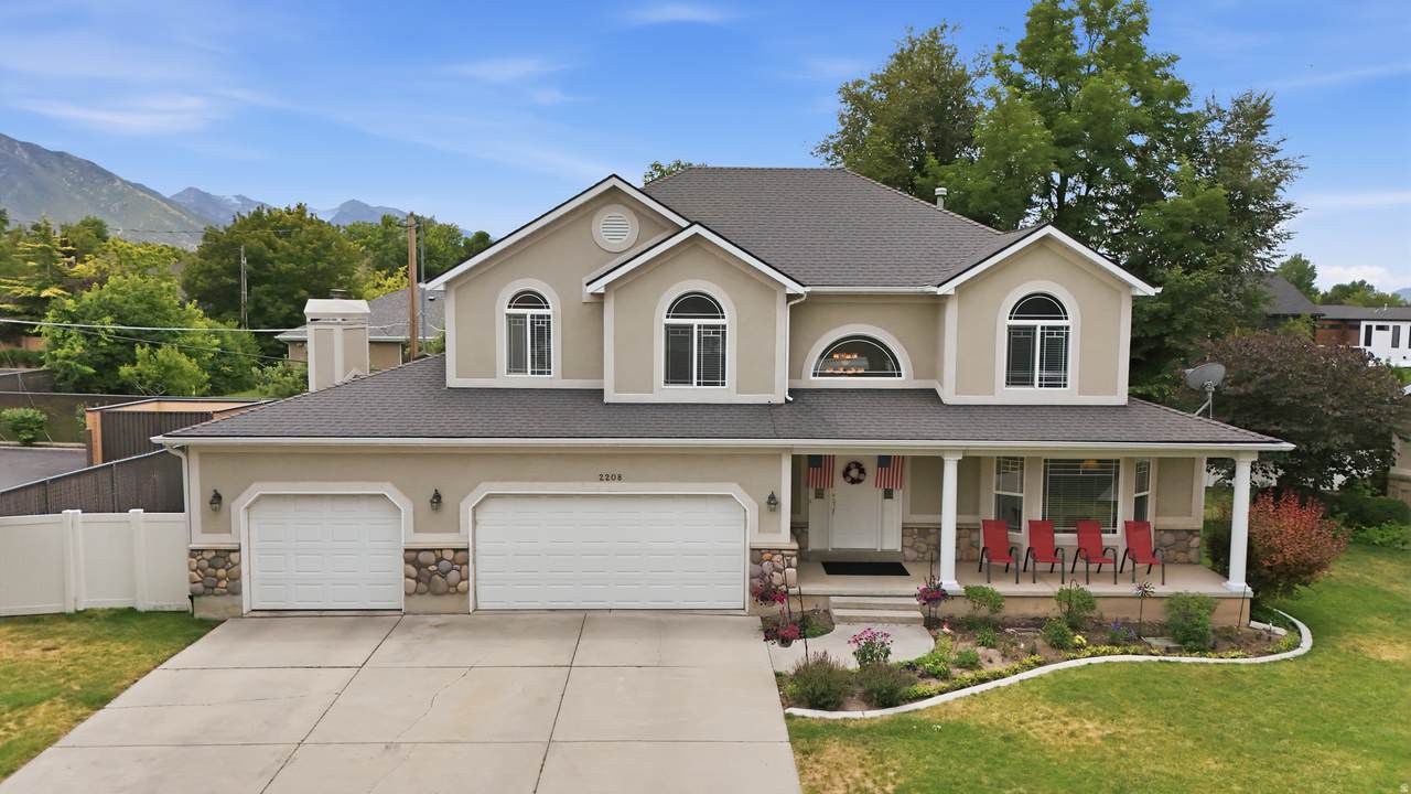 2208 Fisher Ln - Photo 1
