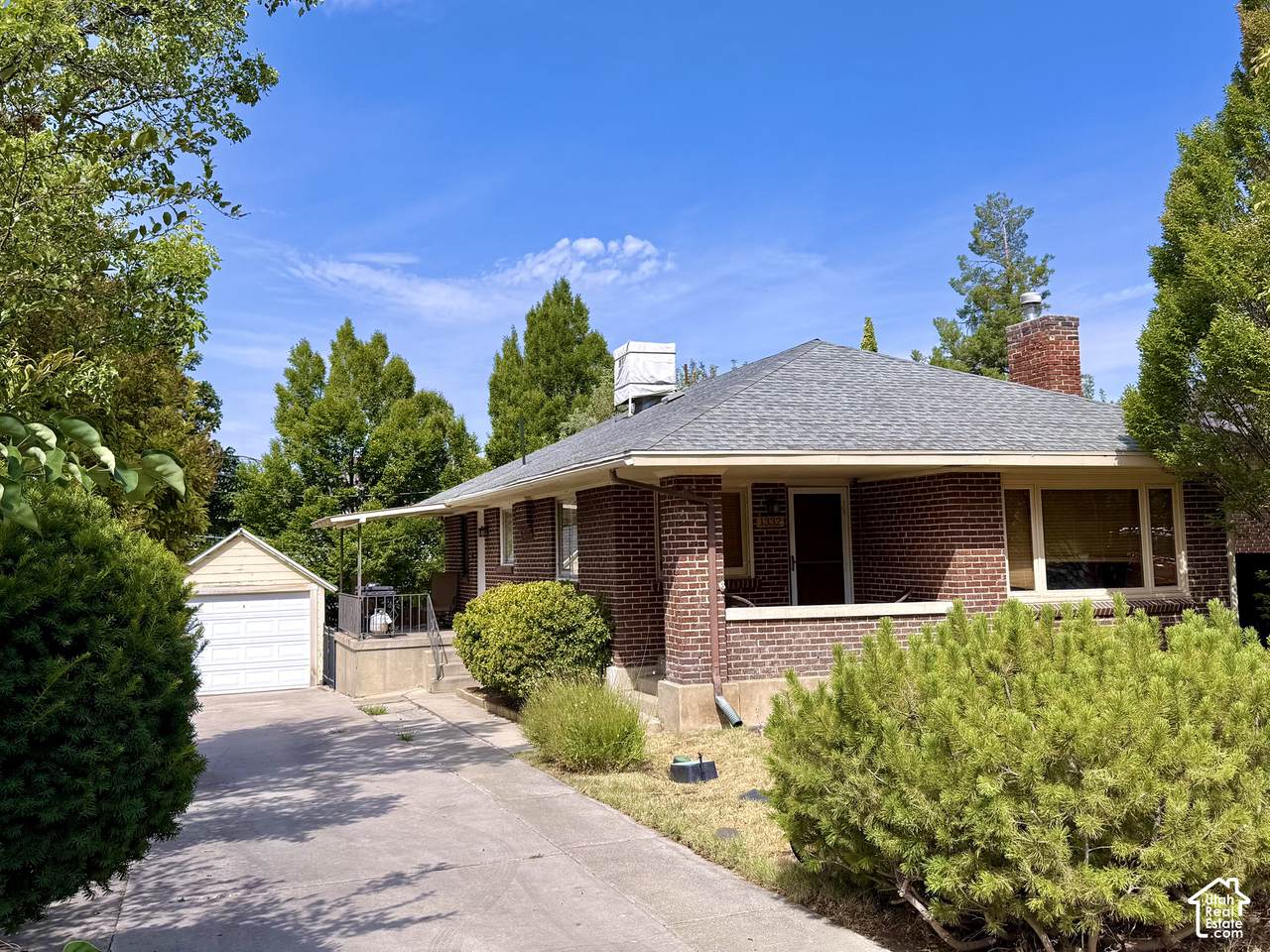 1332 Thornton Ave - Photo 1