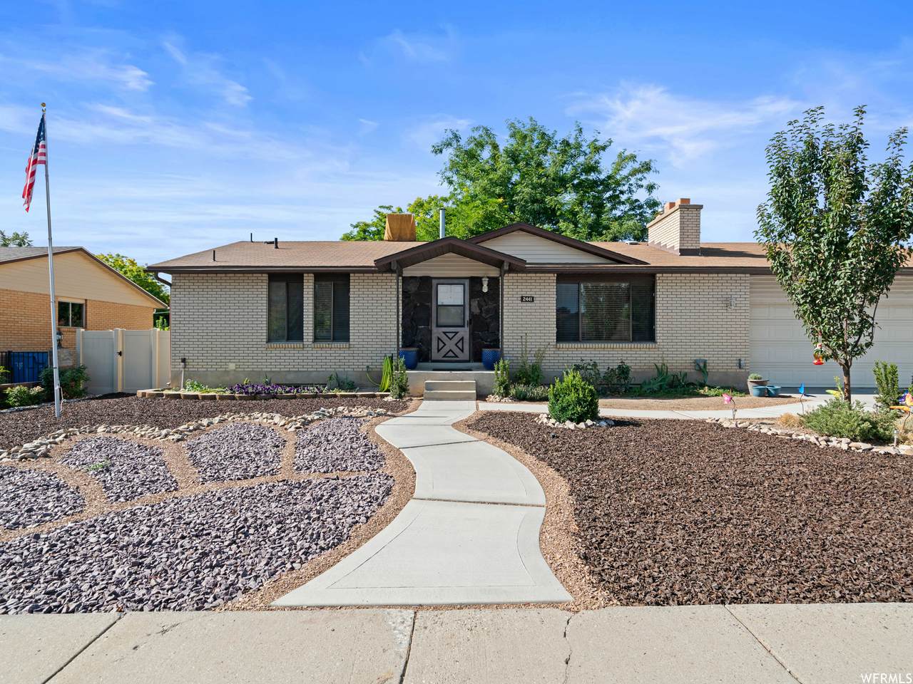 2441 Longmeadow Dr - Photo 1