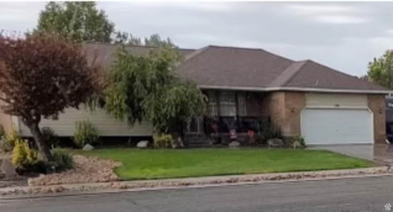 1381 Quail Covey Cir - Photo 1