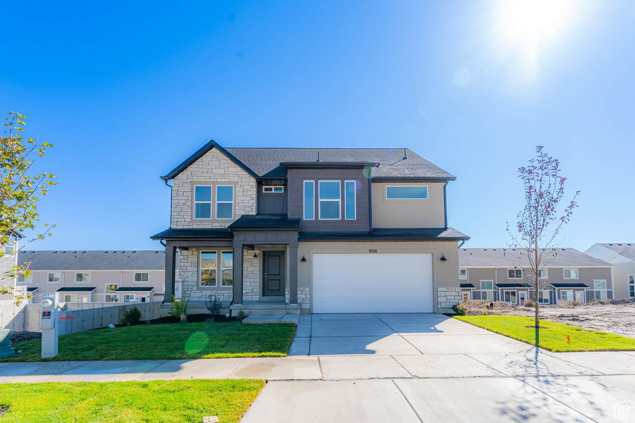 956 Banner Dr - Photo 1