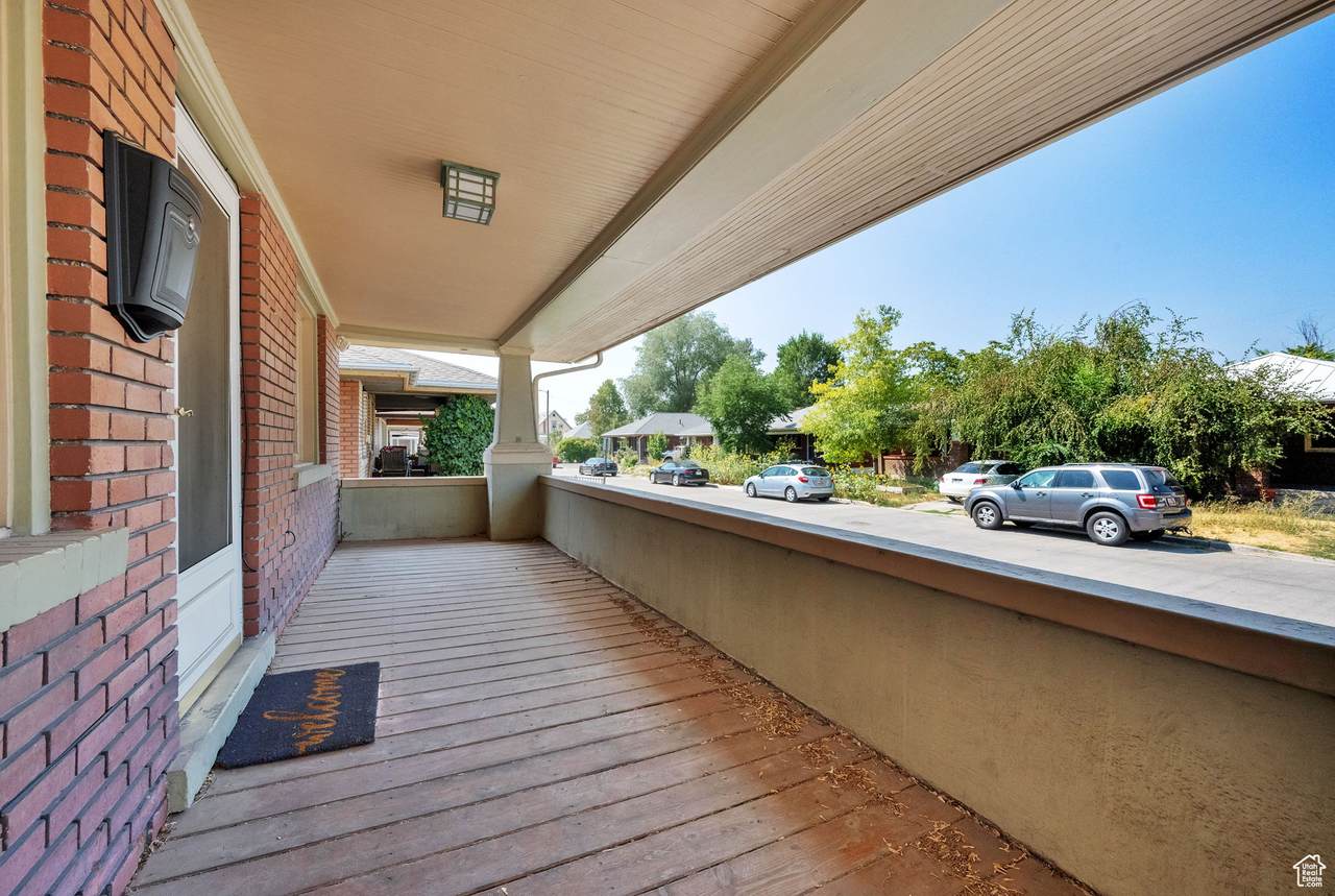 352 Garfield Ave - Photo 1