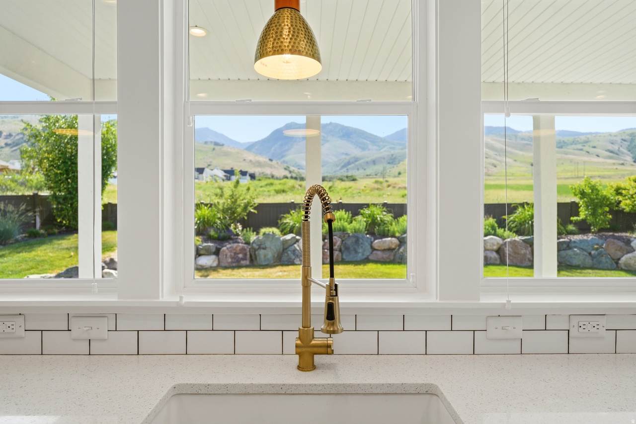 338 Windy Ridge Dr - Photo 1