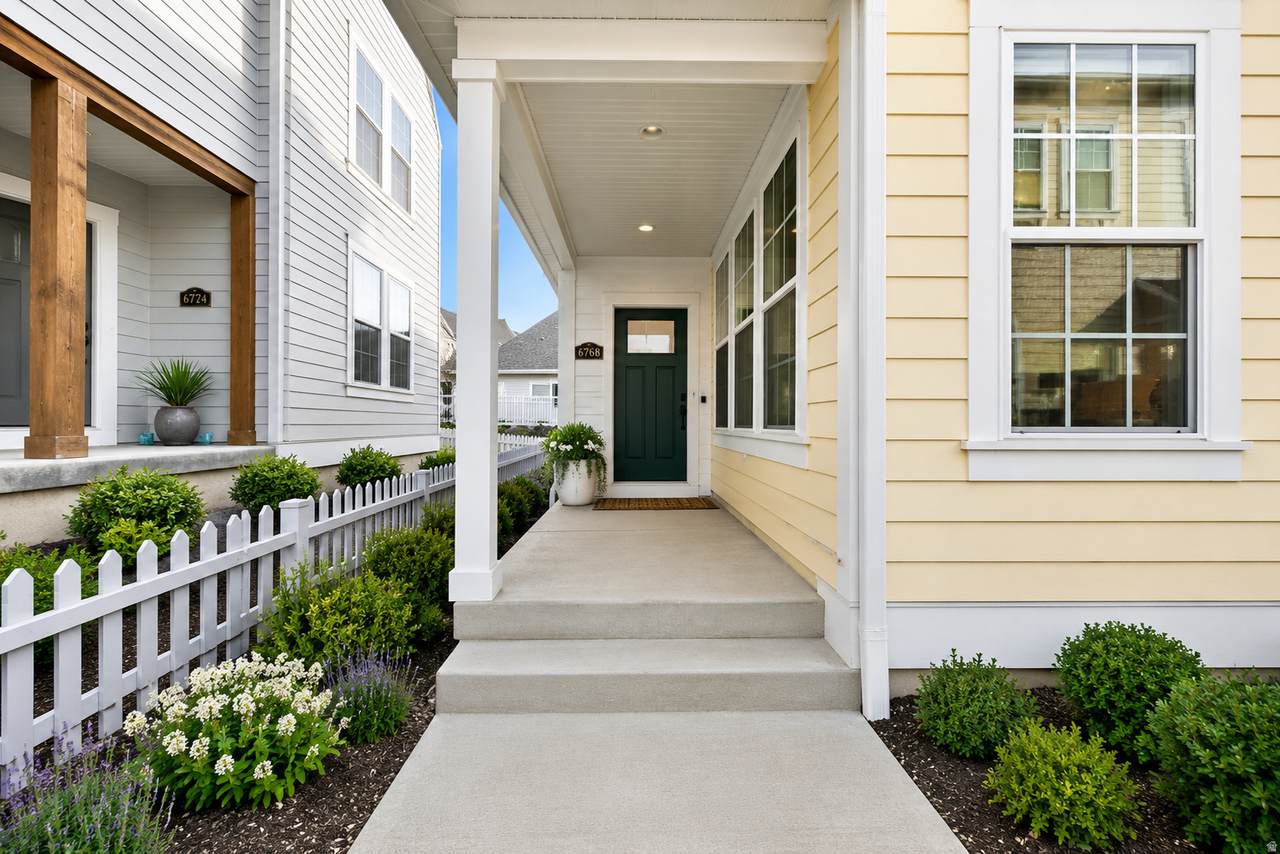 6768 Docksider Dr - Photo 1