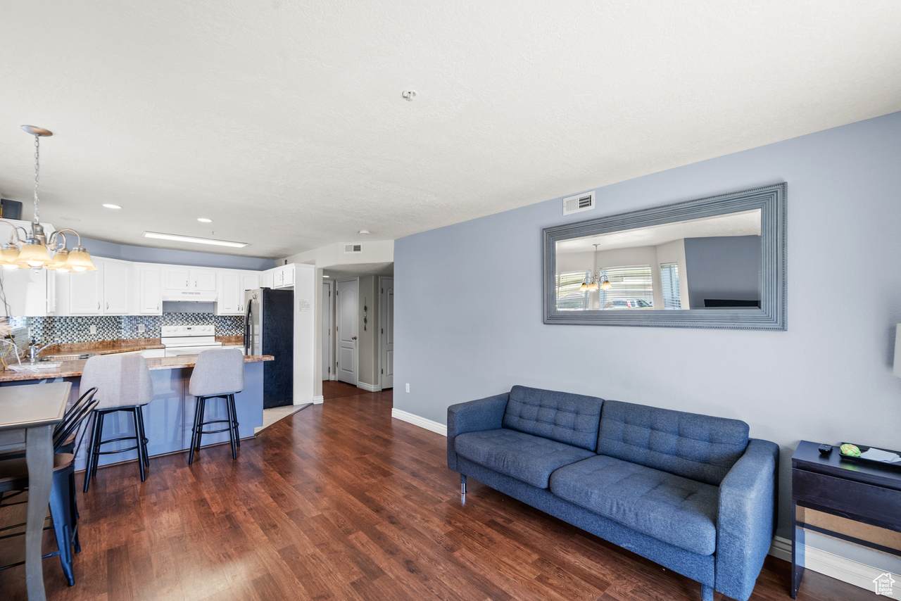 3821 Kingsbury Ln - Photo 1