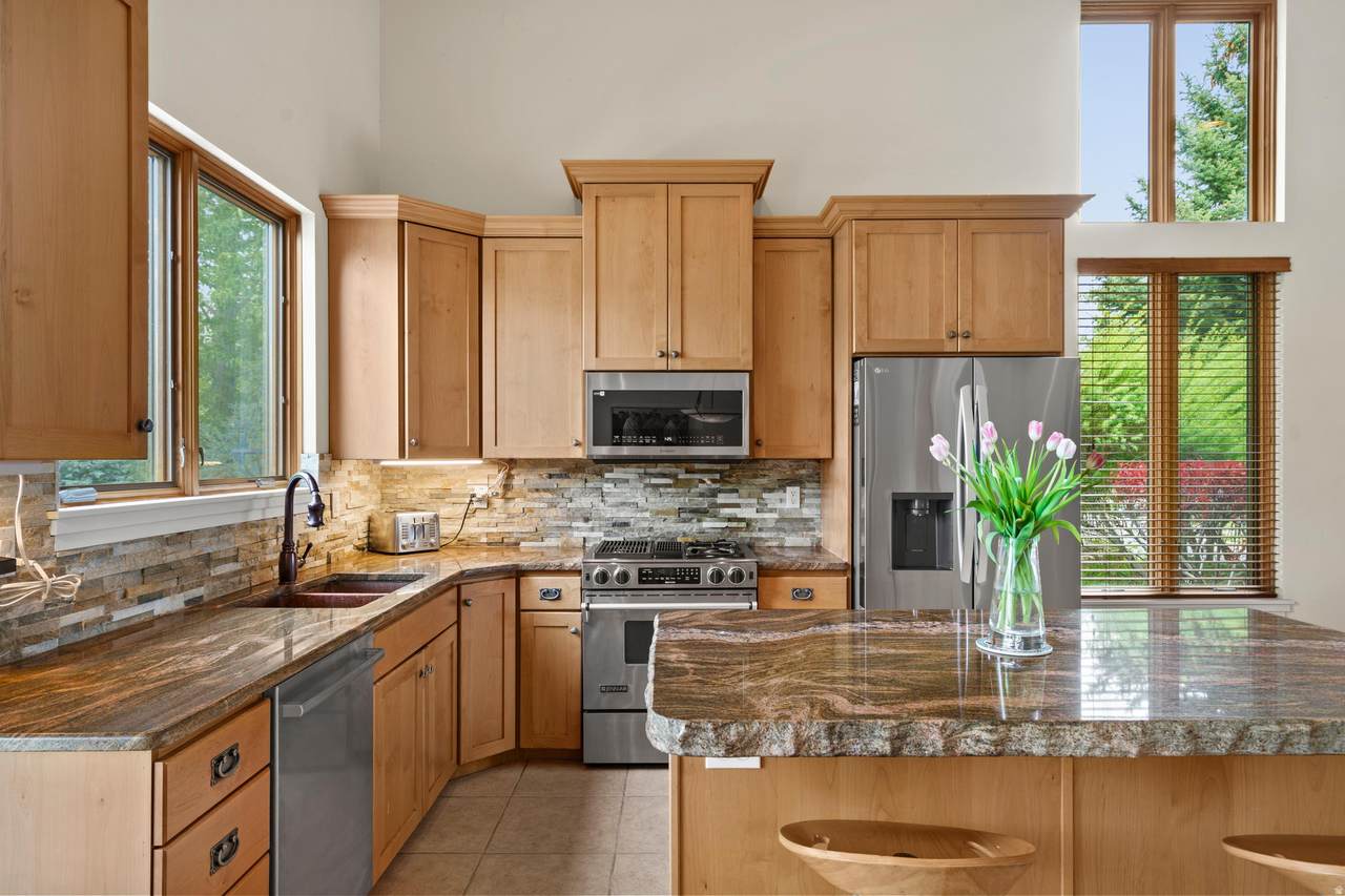 5802 Big Horn Pkwy - Photo 1