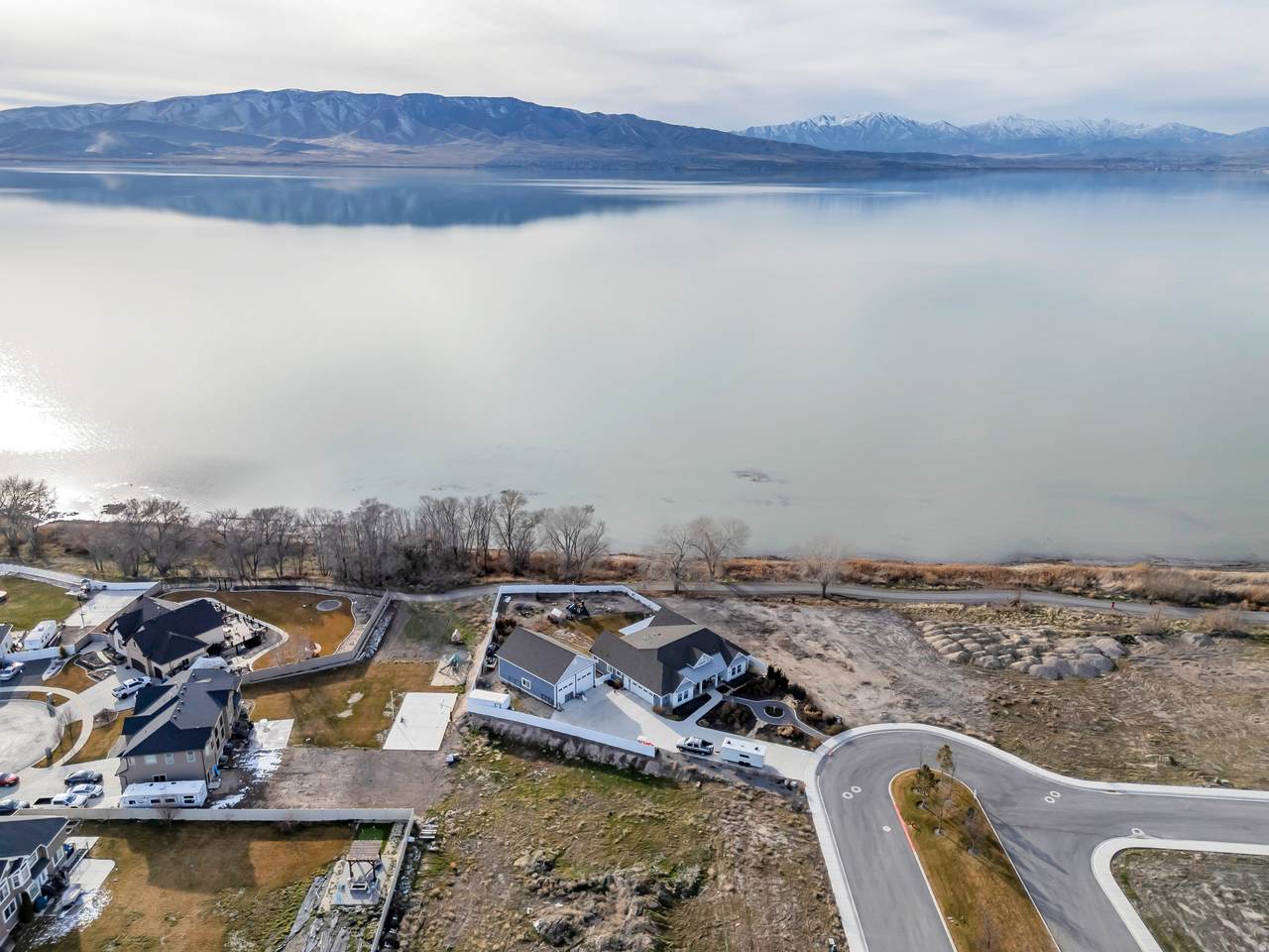 343 Bay Dr - Photo 1