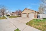 1004 Fox Hollow Dr - Photo 3