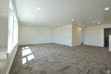 185 Center - Photo 14