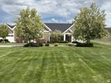 2137 Lakeview Cir - Photo 2