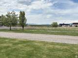 2137 Lakeview Cir - Photo 4
