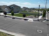 1573 Woodside Dr - Photo 3