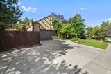 8916 Cobble Crest Ln - Photo 2